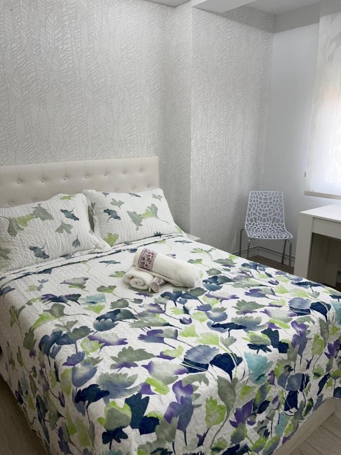 Apartamentos C&E Haro Extérieur photo